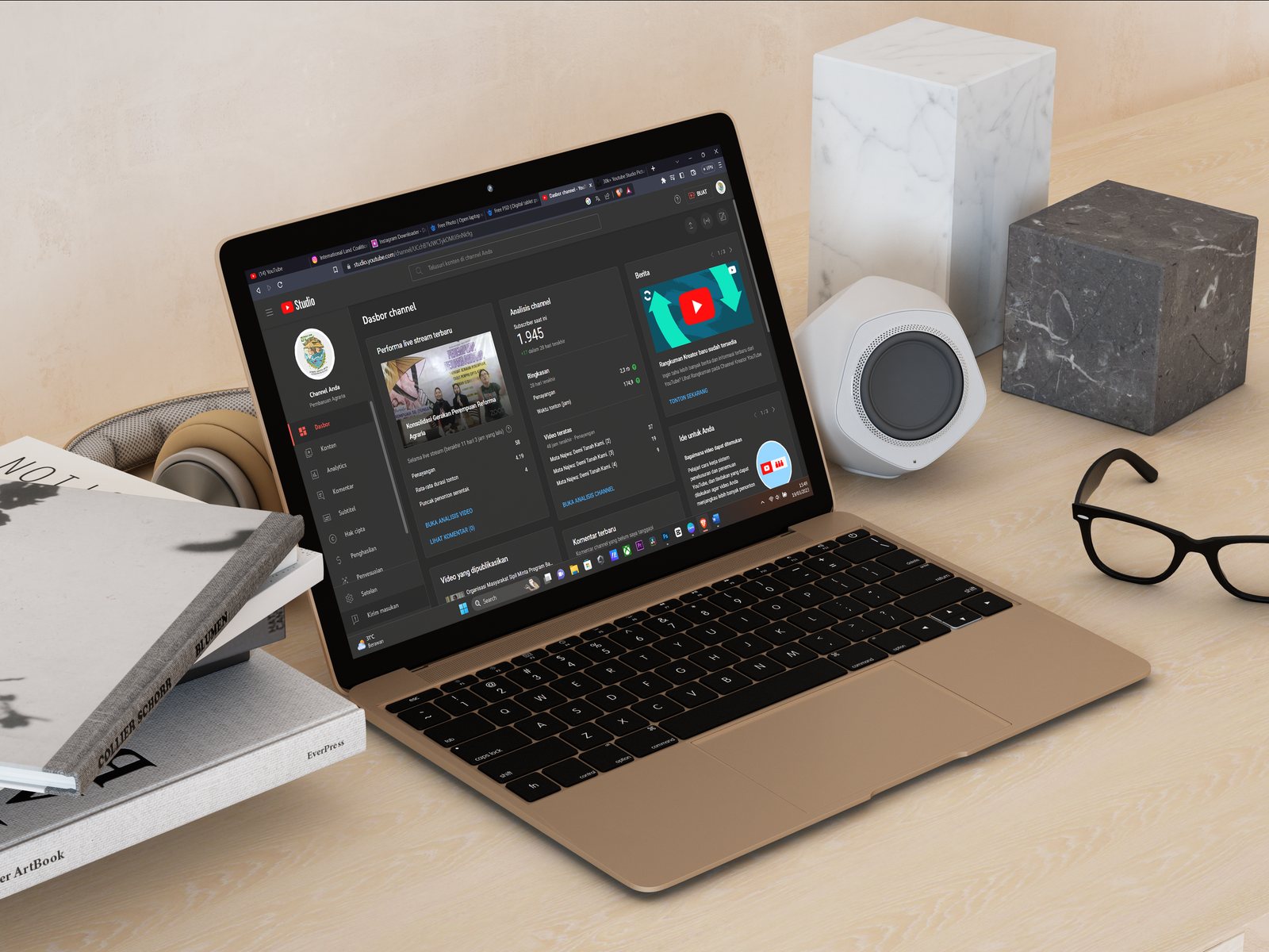 Dashboard laptop setup for marcom and customer experience storytelling